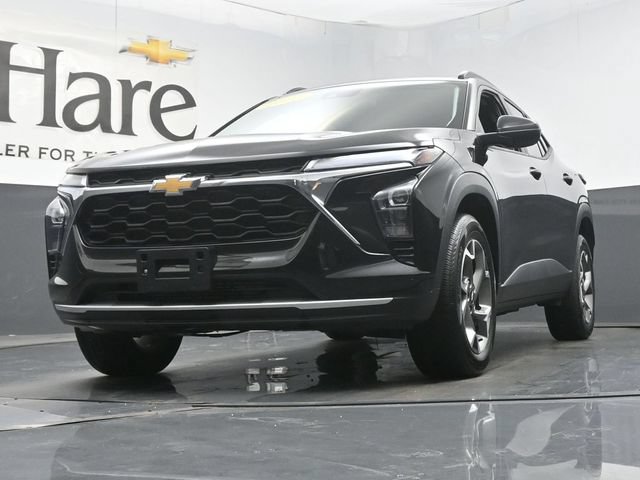 Used 2025 Chevrolet Trax LT FWD image 61
