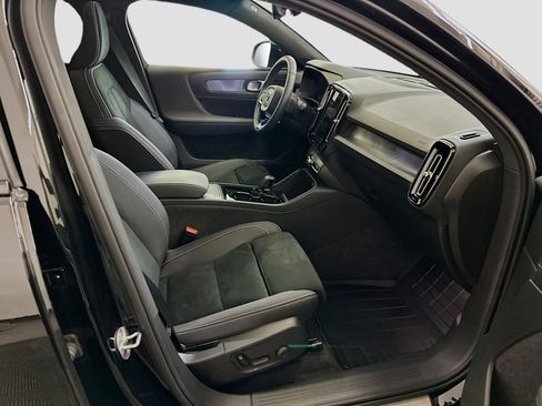 Used 2023 Volvo C40 P8 Recharge Ultimate w/ Protection Package Premier image 34