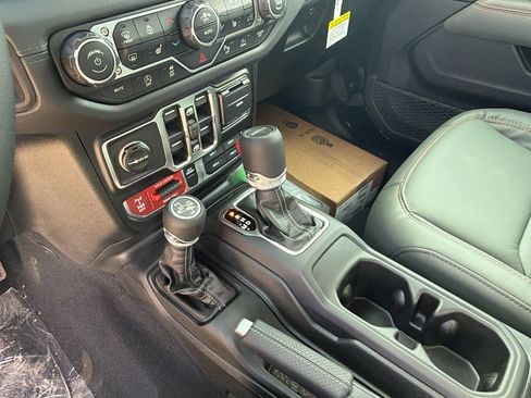 New 2026 Jeep Gladiator Mojave image 25