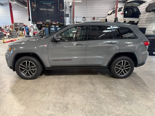 Used 2020 Jeep Grand Cherokee Trailhawk w/ Trailhawk Luxury Group AWD/4WD image 37