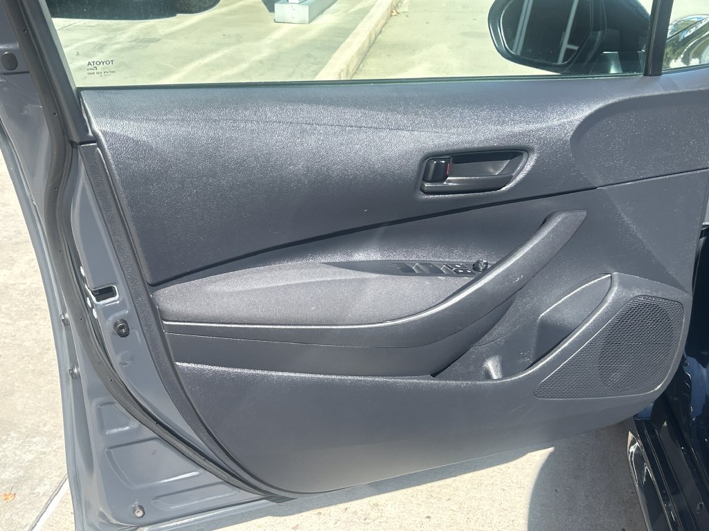 Certified 2025 Toyota Corolla LE FWD image 6