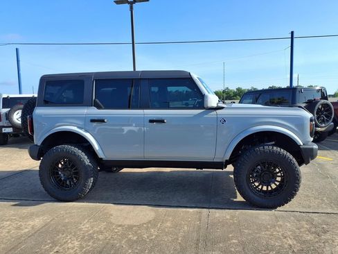 New 2026 Ford Bronco Outer Banks AWD/4WD image 8