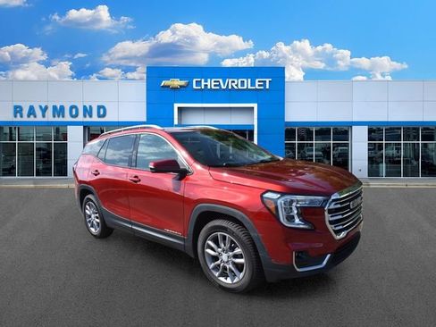 Used 2022 GMC Terrain SLT w/ Infotainment Package II AWD/4WD image 10