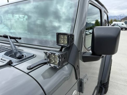 Used 2020 Jeep Wrangler Sport AWD/4WD image 10