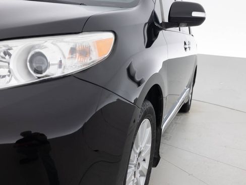 Used 2014 Toyota Sienna Limited w/ Limited Premium Package image 12