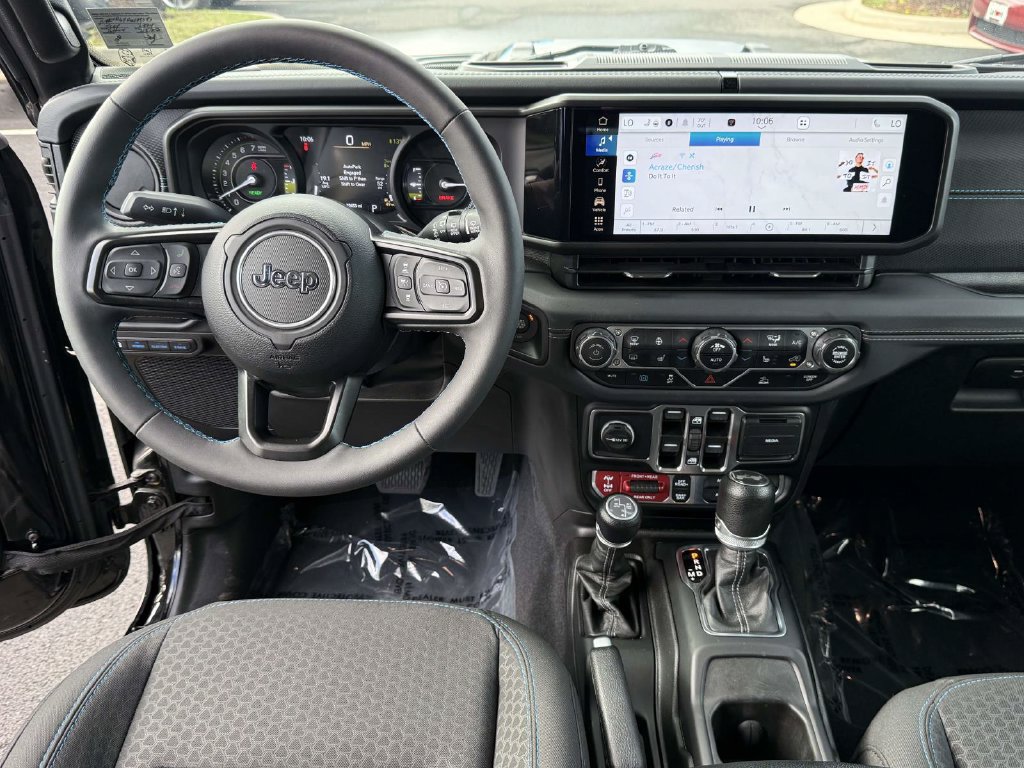 Used 2024 Jeep Wrangler Unlimited Rubicon 4xe w/ Convenience Group AWD/4WD image 16