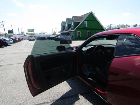 Used 2018 Dodge Challenger R/T Scat Pack RWD image 10