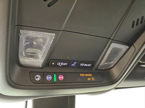 Used 2023 Chevrolet Equinox RS image 38