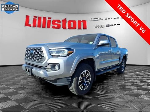 Used 2021 Toyota Tacoma TRD Sport image 3