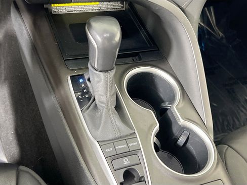 Used 2021 Toyota Camry XLE w/ Navigation Package image 17