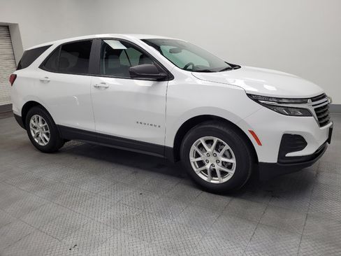 Used 2022 Chevrolet Equinox LS w/ LS Convenience Package image 11