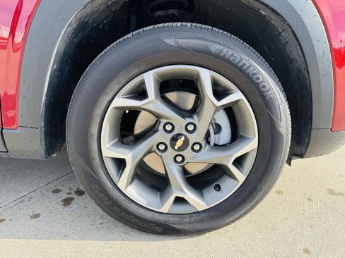 Used 2025 Chevrolet Trax LT w/ LT Convenience Package image 36