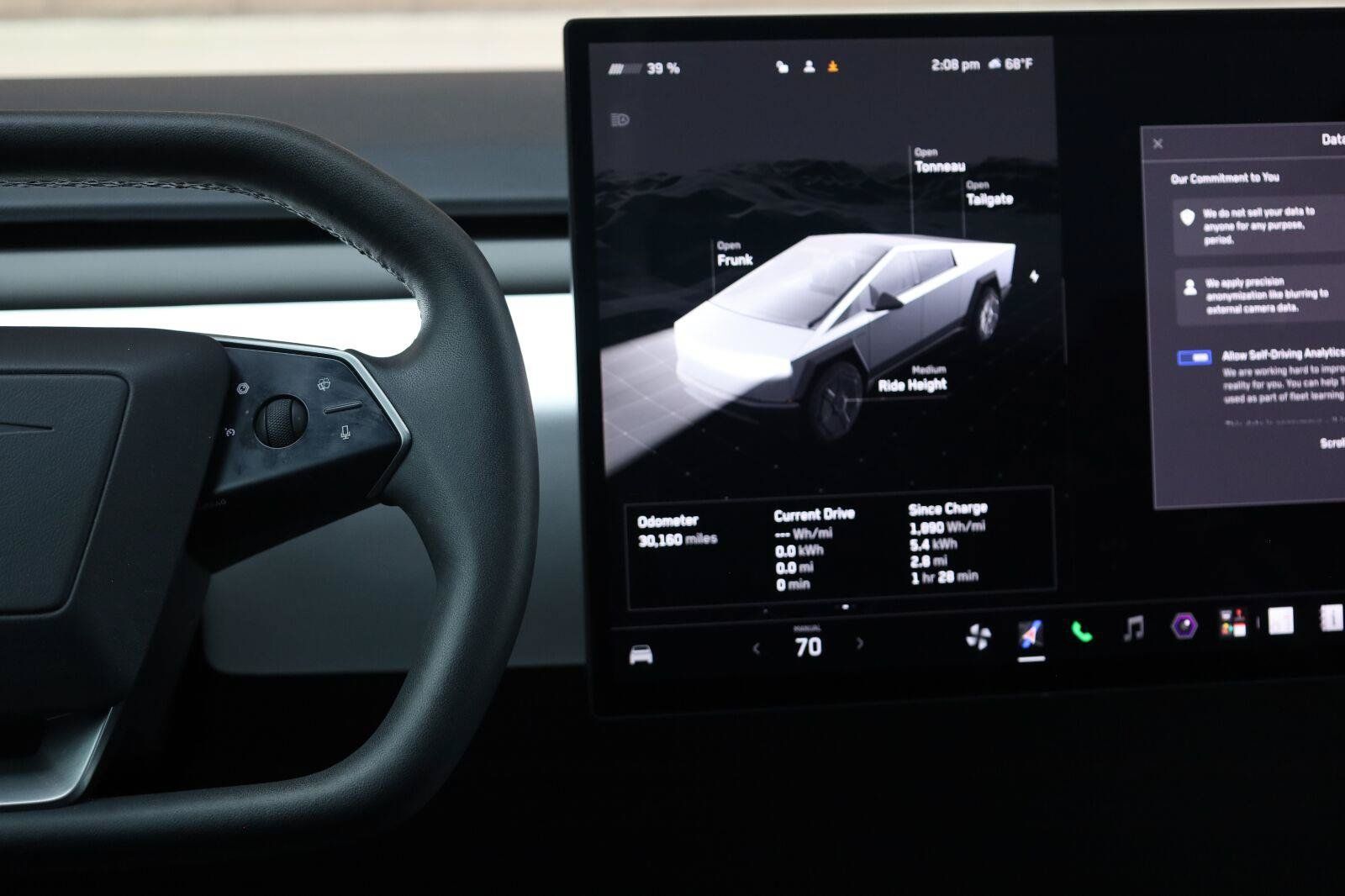 Used 2024 Tesla Cybertruck AWD Crew Cab image 30