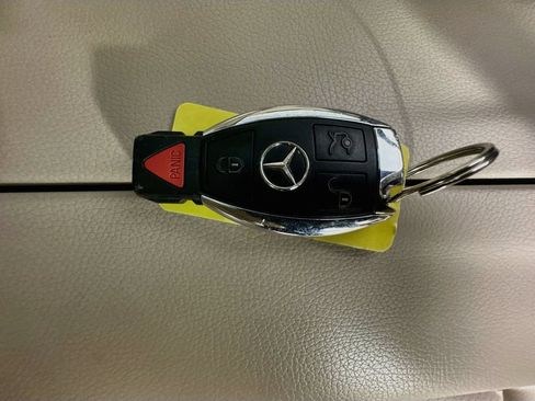 Used 2016 Mercedes-Benz E 350 4MATIC Sedan image 40