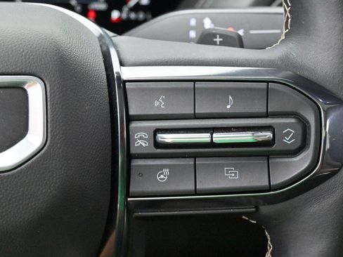 Used 2025 GMC Yukon Denali Ultimate AWD/4WD image 22