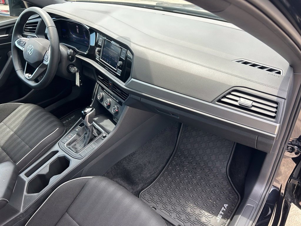 Certified 2024 Volkswagen Jetta Sport FWD image 38