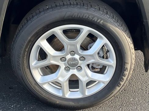 Used 2017 Jeep Renegade Latitude image 9