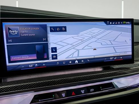 Used 2023 BMW i7 xDrive60 AWD/4WD image 16