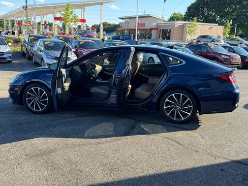 Used 2021 Hyundai Sonata Limited w/ Winter Weather Package FWD image 13