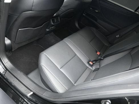 Used 2025 Lexus ES 300h w/ Premium Package FWD image 22