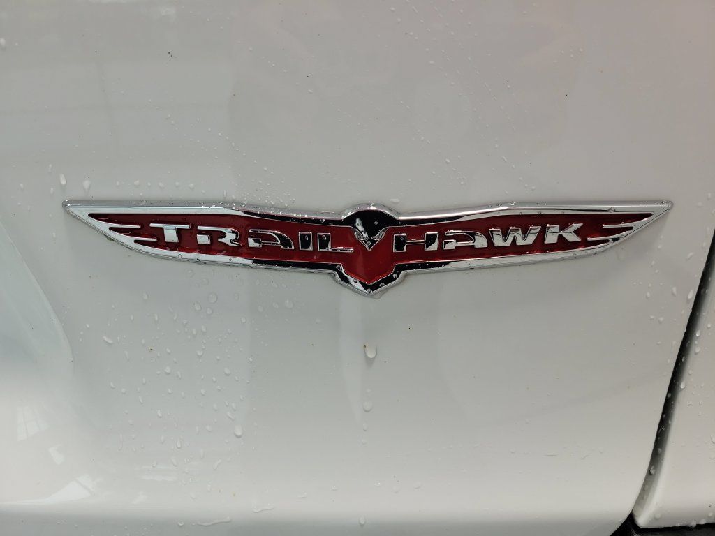 Used 2022 Jeep Cherokee Trailhawk w/ Premium Leather Package AWD/4WD image 15