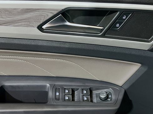 Used 2021 Volkswagen Atlas Cross Sport SE w/ Panoramic Sunroof Package image 13