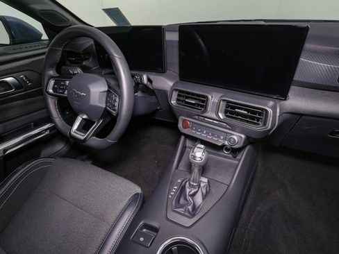 Used 2025 Ford Mustang Coupe image 16