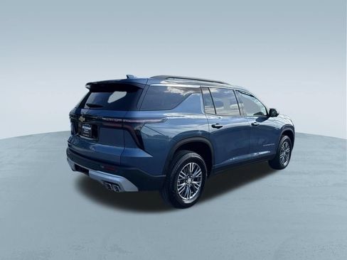 Used 2026 Chevrolet Traverse LT w/ Driver Confidence Package FWD image 8