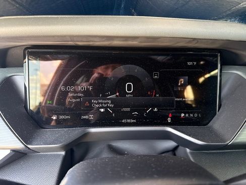 Used 2024 GMC Acadia AT4 w/ Luxury Package AWD/4WD image 3