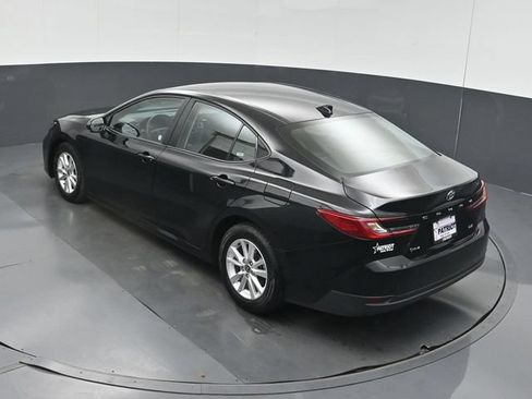 Used 2025 Toyota Camry LE FWD image 46