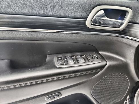 Certified 2022 Jeep Grand Cherokee Limited AWD/4WD image 6