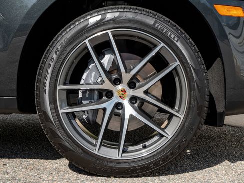 Used 2025 Porsche Macan image 15