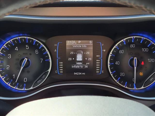 Used 2017 Chrysler Pacifica Touring-L FWD image 12