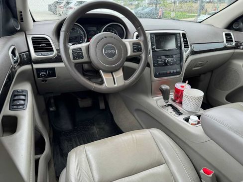 Used 2013 Jeep Grand Cherokee Laredo AWD/4WD image 21