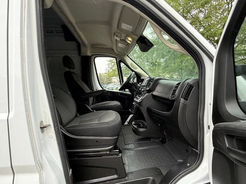 Used 2025 RAM ProMaster 2500 w/ Convenience Group FWD image 19