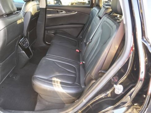 Used 2023 Lincoln Nautilus FWD w/ Premium Package image 12