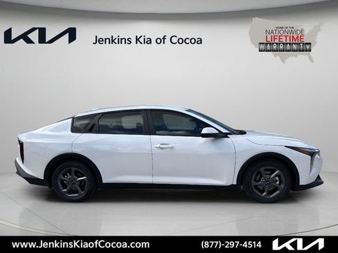 New 2026 Kia K4 FWD image 3