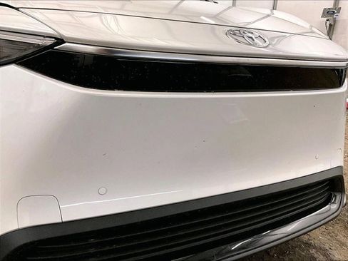 Used 2024 Toyota bZ4X XLE w/ Weather Package image 29