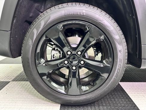 New 2025 Jeep Grand Cherokee Limited w/ Black Appearance Package image 9