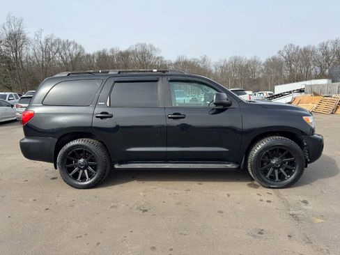 Used 2008 Toyota Sequoia SR5 image 6