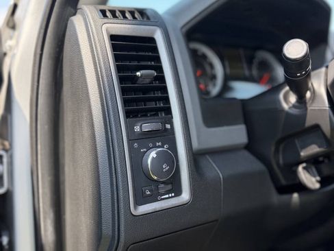 Used 2015 RAM 1500 Express RWD image 7