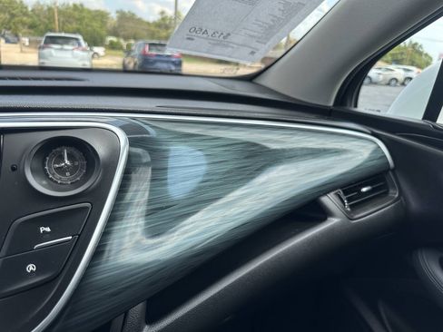 Used 2019 Buick Envision Essence FWD image 26