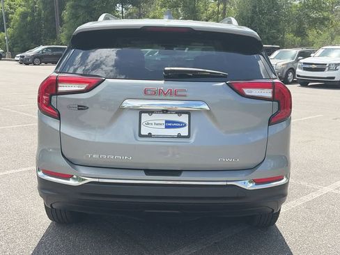 Used 2024 GMC Terrain SLT image 5