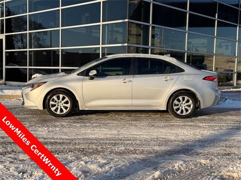 Used 2025 Toyota Corolla LE image 6
