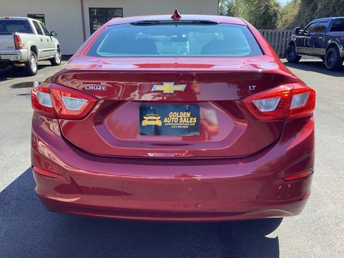 Used 2017 Chevrolet Cruze LT w/ Convenience Package image 6