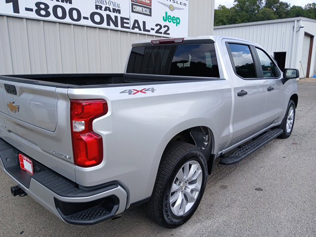 Used 2022 Chevrolet Silverado 1500 Custom AWD/4WD image 3