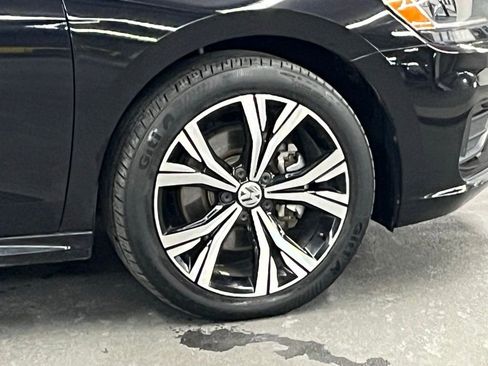 Used 2021 Volkswagen Passat 2.0T SE image 37