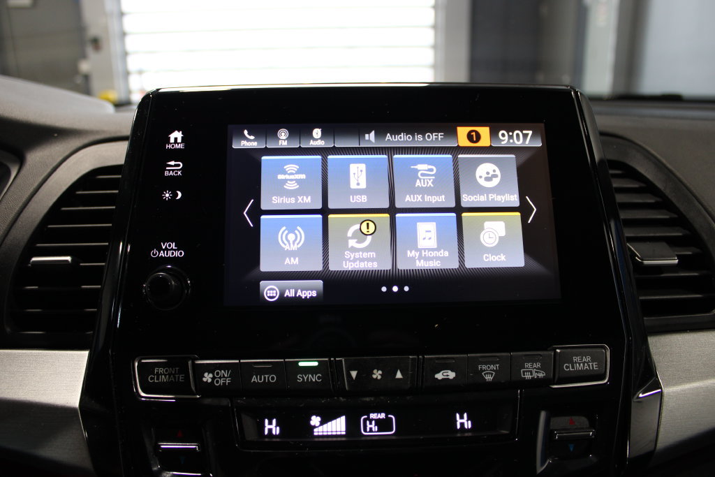 Used 2024 Honda Odyssey Sport image 16