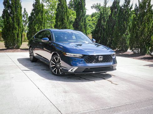 New 2026 Honda Accord Touring image 2