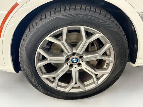Used 2025 BMW X7 xDrive40i AWD/4WD image 11